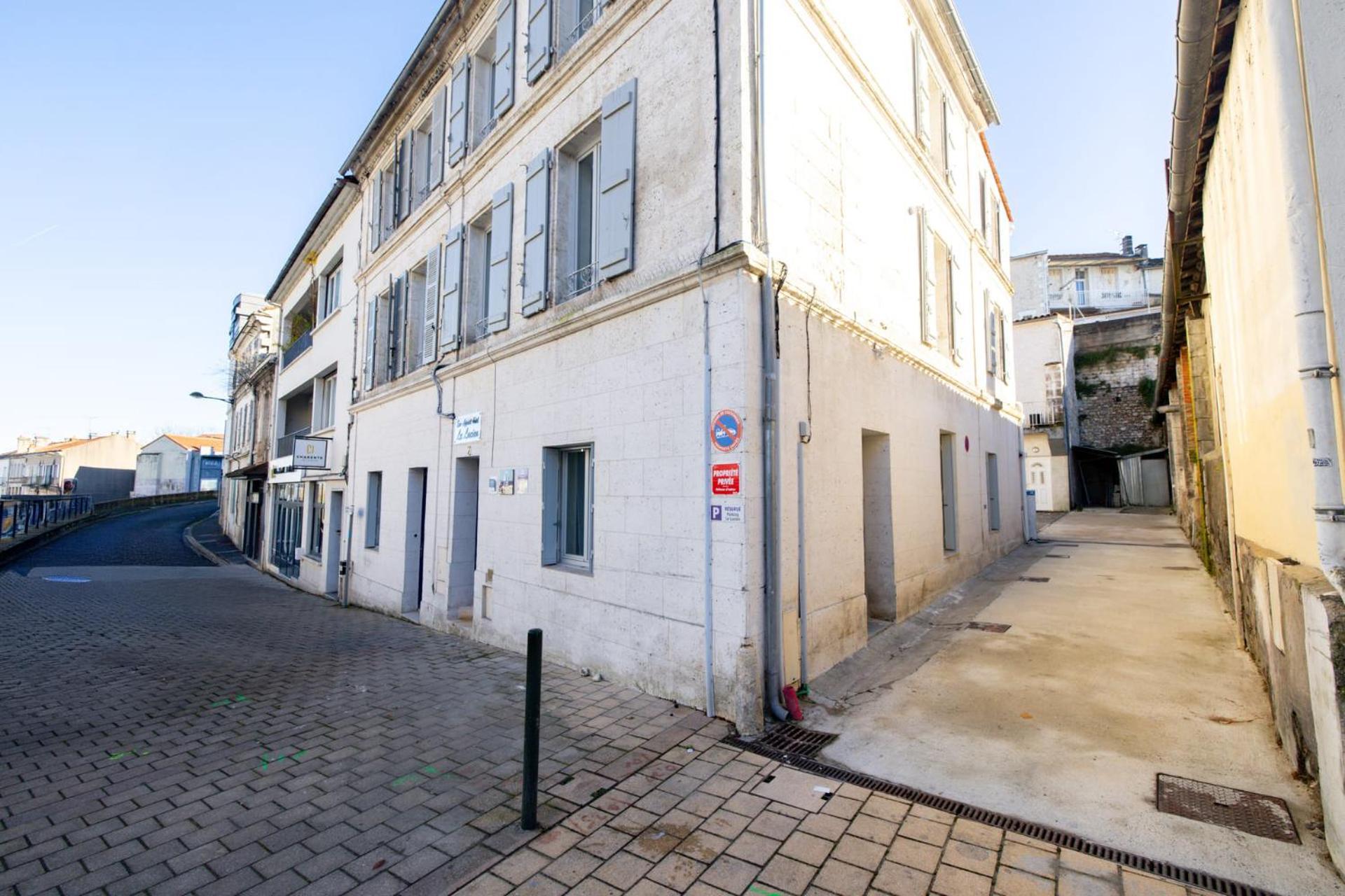 Le Lucien Eco-Appart'Hotel - Angouleme - Centre - Wifi - Parking Prive - Classe 4 Etoiles Exteriör bild